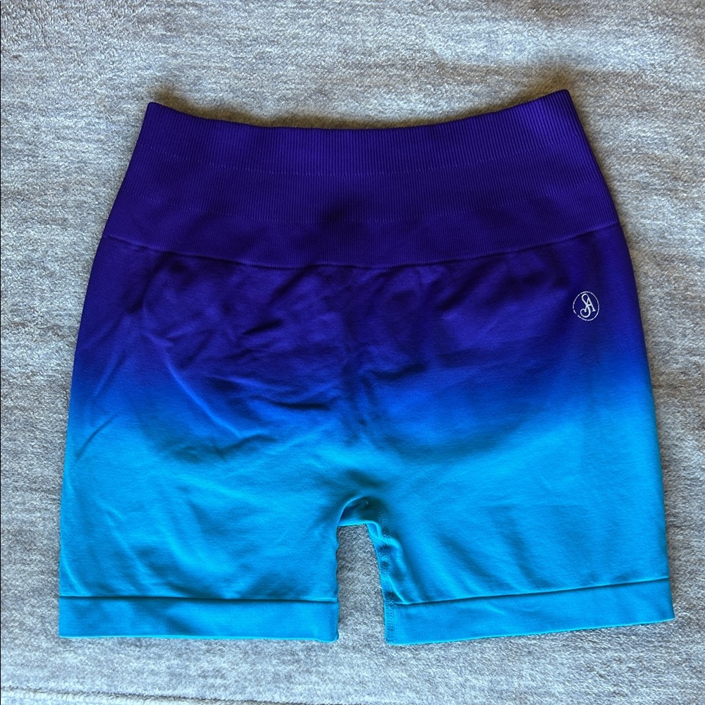 Vibrant Blue and Purple Ombré Women's Gym Shorts Booty Scrunch